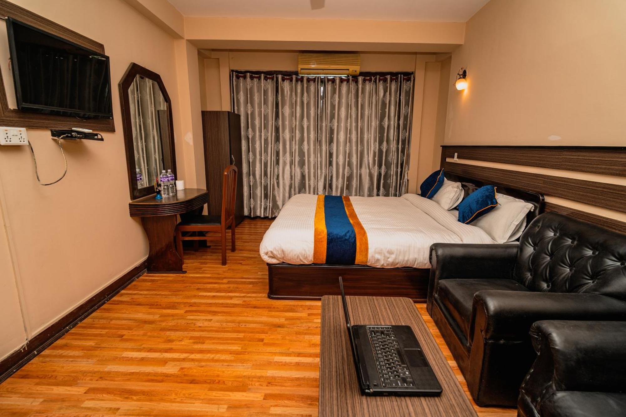 Karma Travellers Home Катманду Экстерьер фото