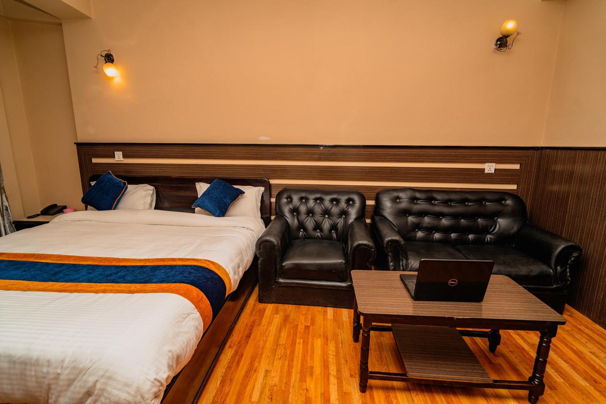 Karma Travellers Home Катманду Экстерьер фото