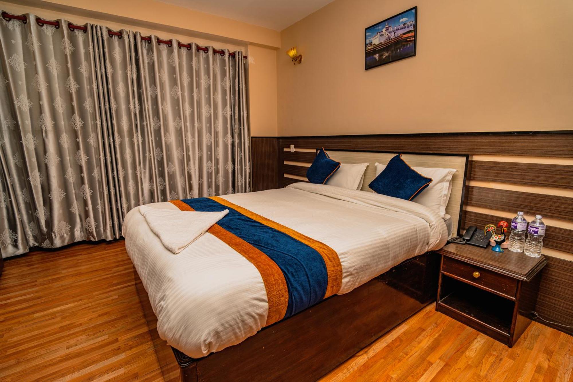 Karma Travellers Home Катманду Экстерьер фото