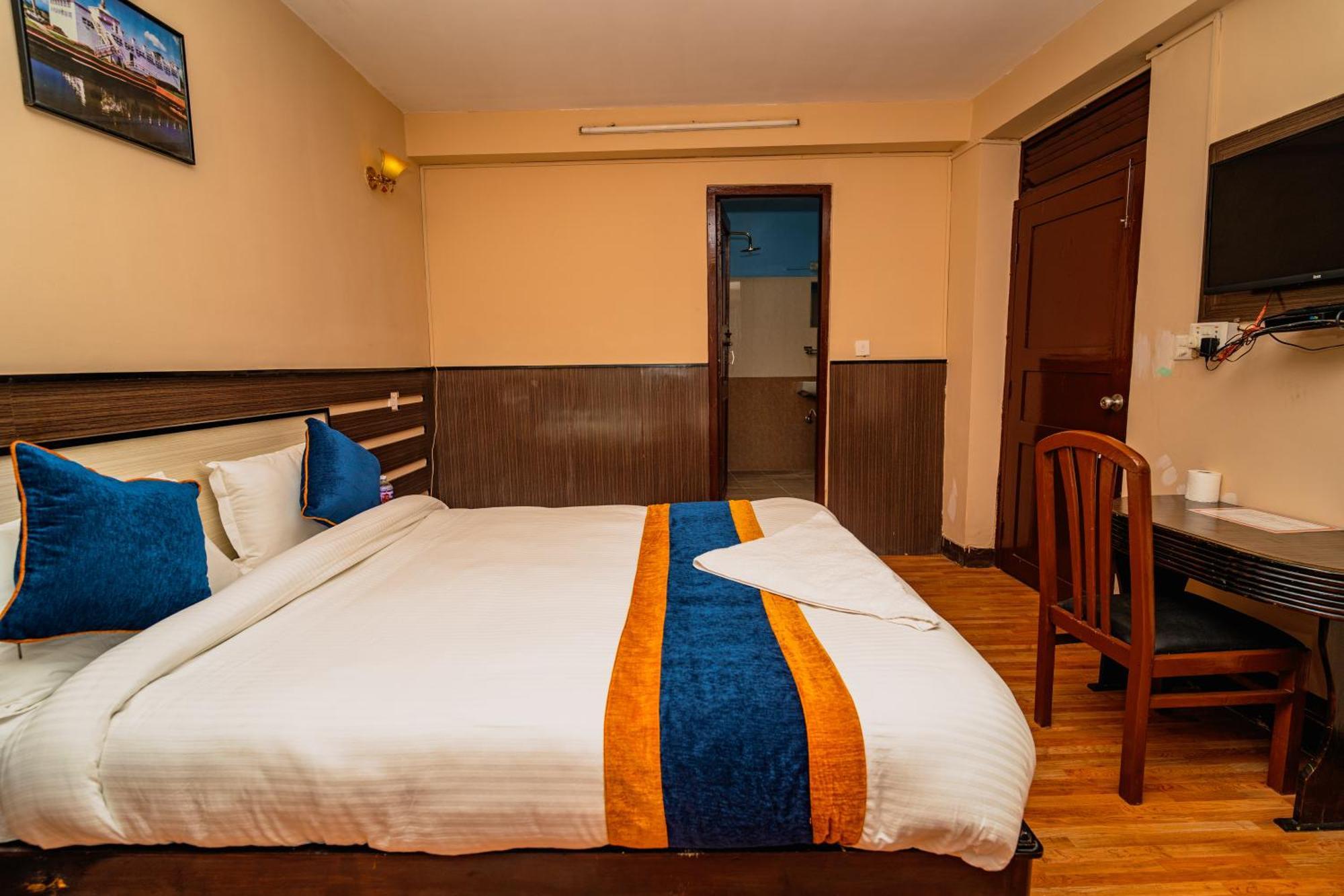 Karma Travellers Home Катманду Экстерьер фото