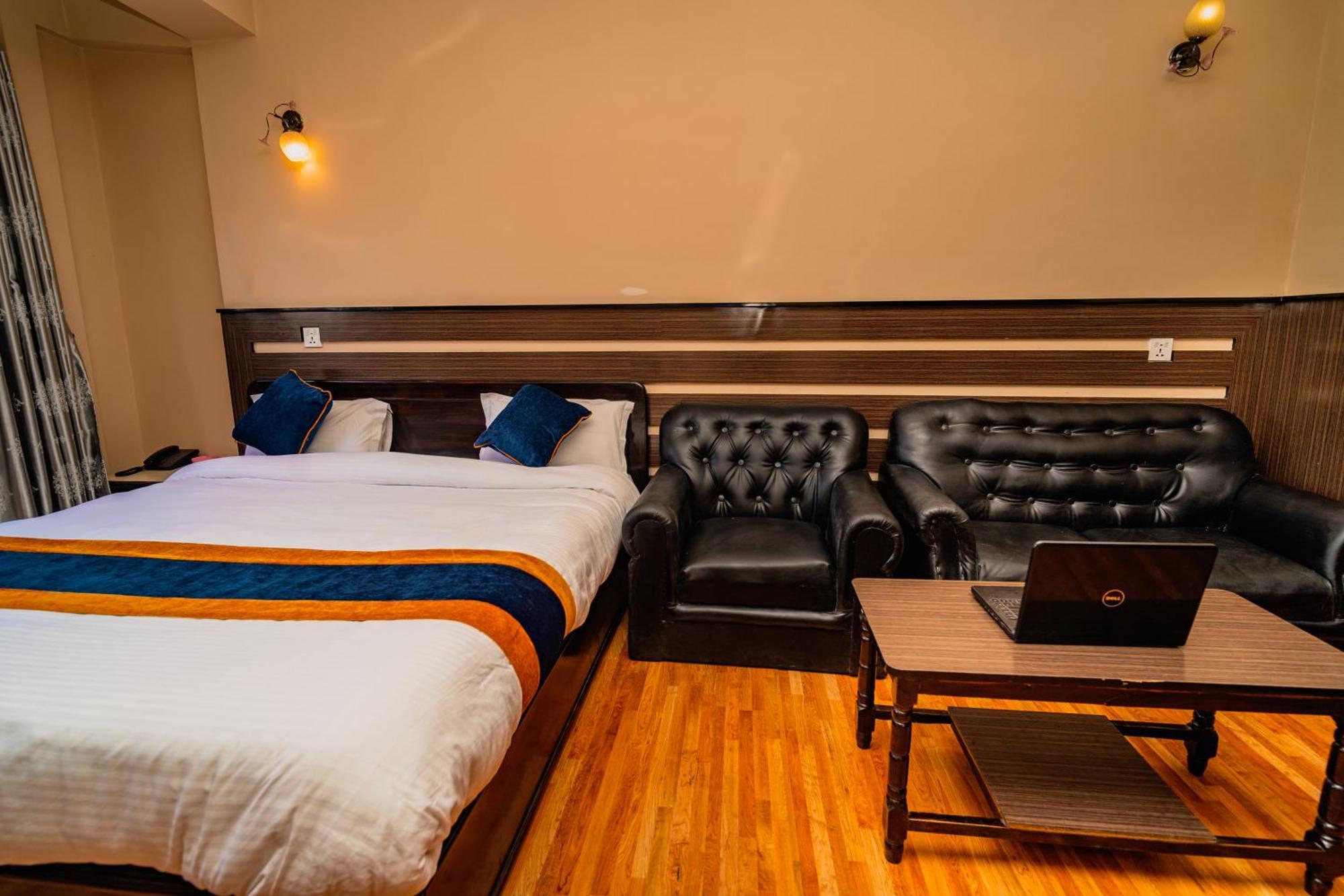 Karma Travellers Home Катманду Экстерьер фото