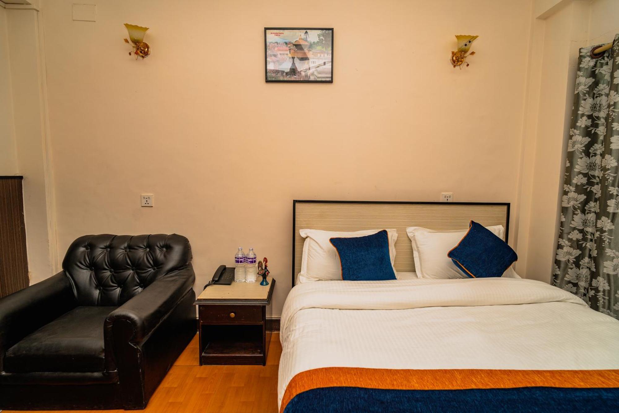 Karma Travellers Home Катманду Экстерьер фото