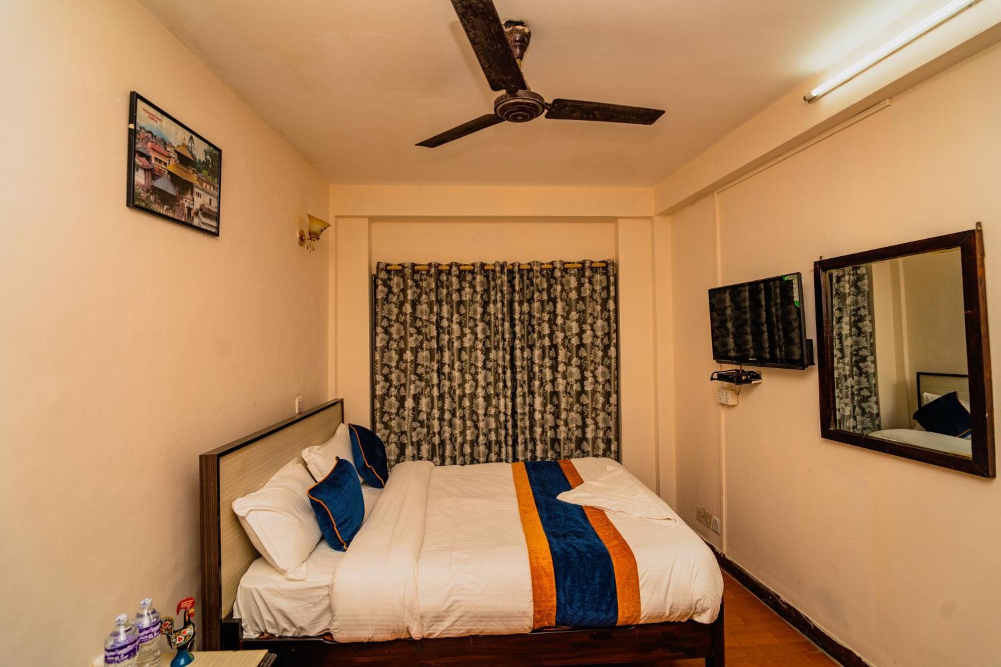 Karma Travellers Home Катманду Экстерьер фото