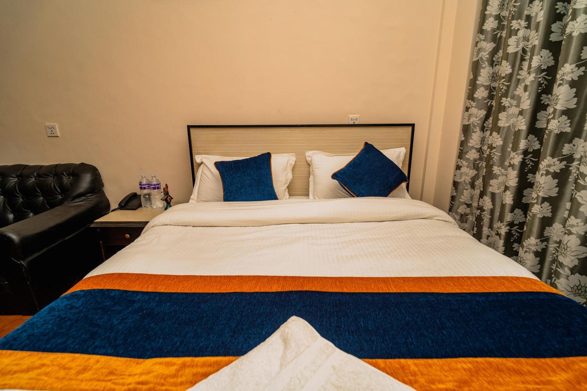 Karma Travellers Home Катманду Экстерьер фото